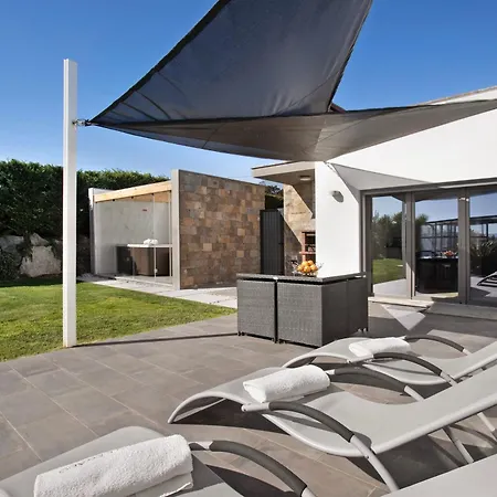 Mila Piscina E Jacuzzi