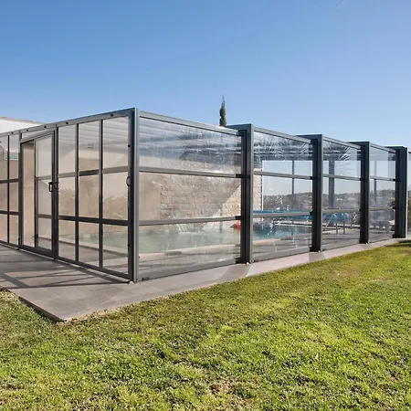 Mila Piscina E Jacuzzi Villa *