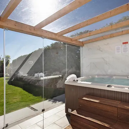 Mila Piscina E Jacuzzi فيلة