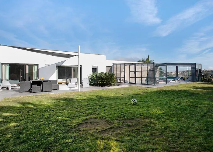 Mila Piscina E Jacuzzi Salir de Matos