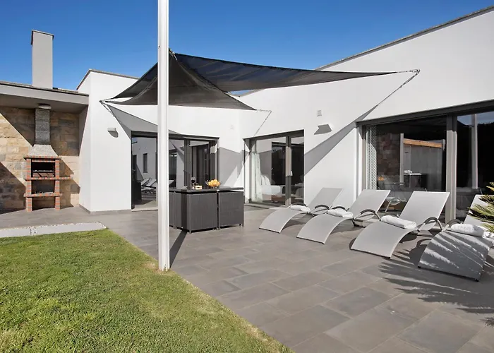 Mila Piscina E Jacuzzi Salir de Matos