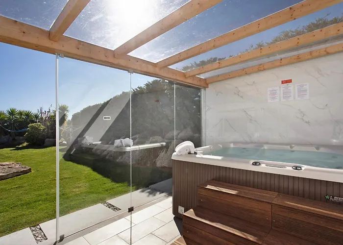 Mila Piscina E Jacuzzi Villa *