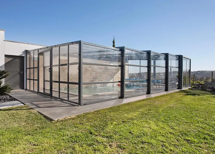 Mila Piscina E Jacuzzi וילה *